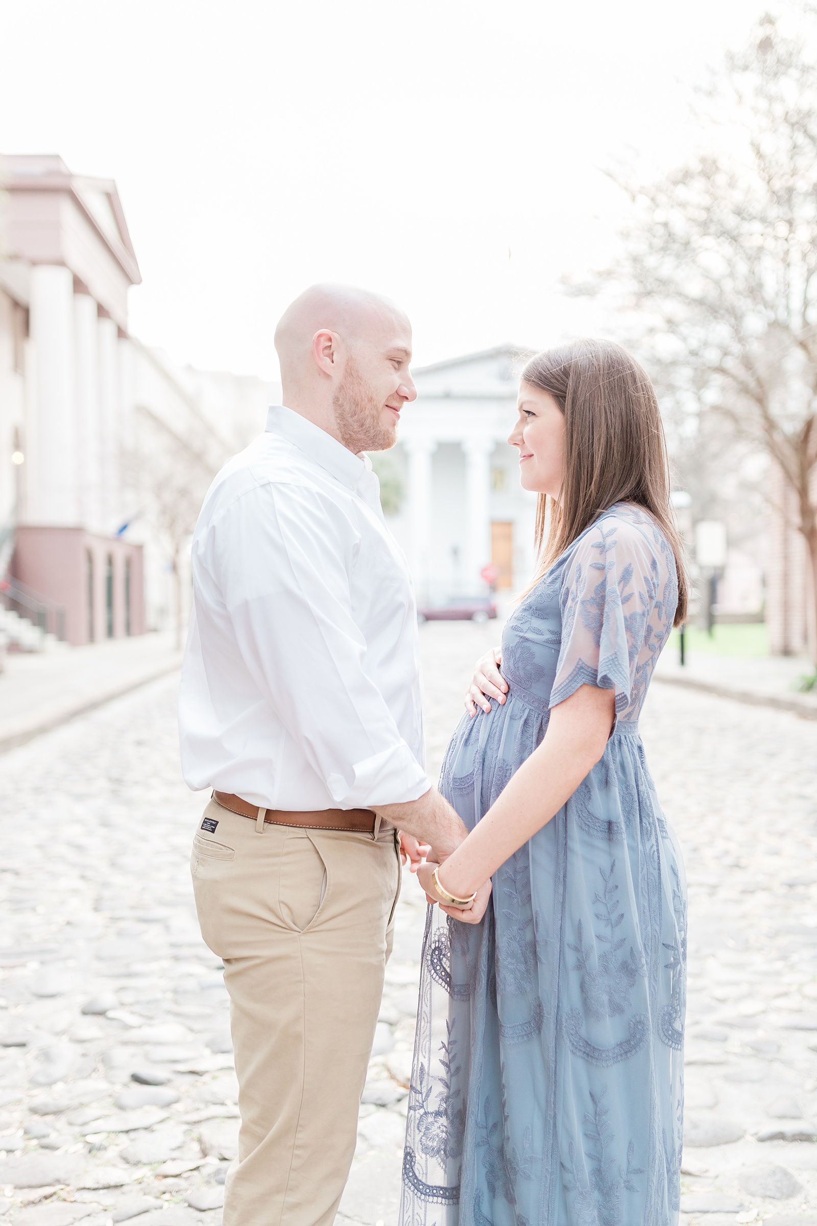 Maternity session in Downtown Charleston, SC by Charleston Family and Maternity photographer, Caitlyn Motycka Photography