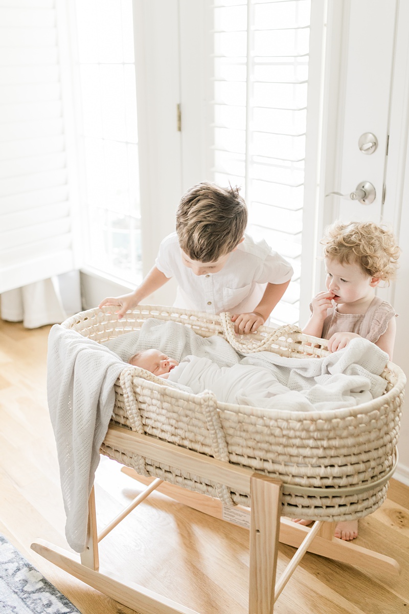 Daniel Island lifestyle newborn session with baby, big brother and big sister | Caitlyn Motycka Photography