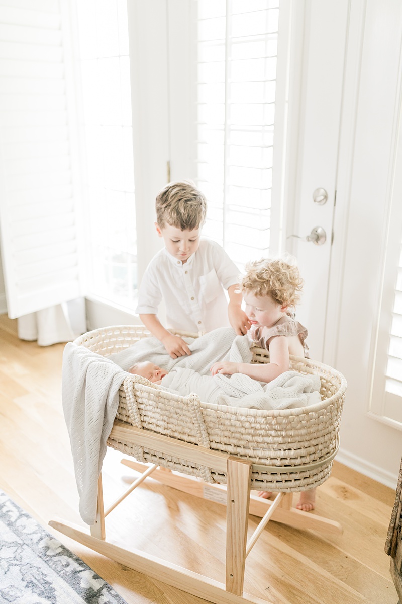 Daniel Island lifestyle newborn session with baby, big brother and big sister | Caitlyn Motycka Photography