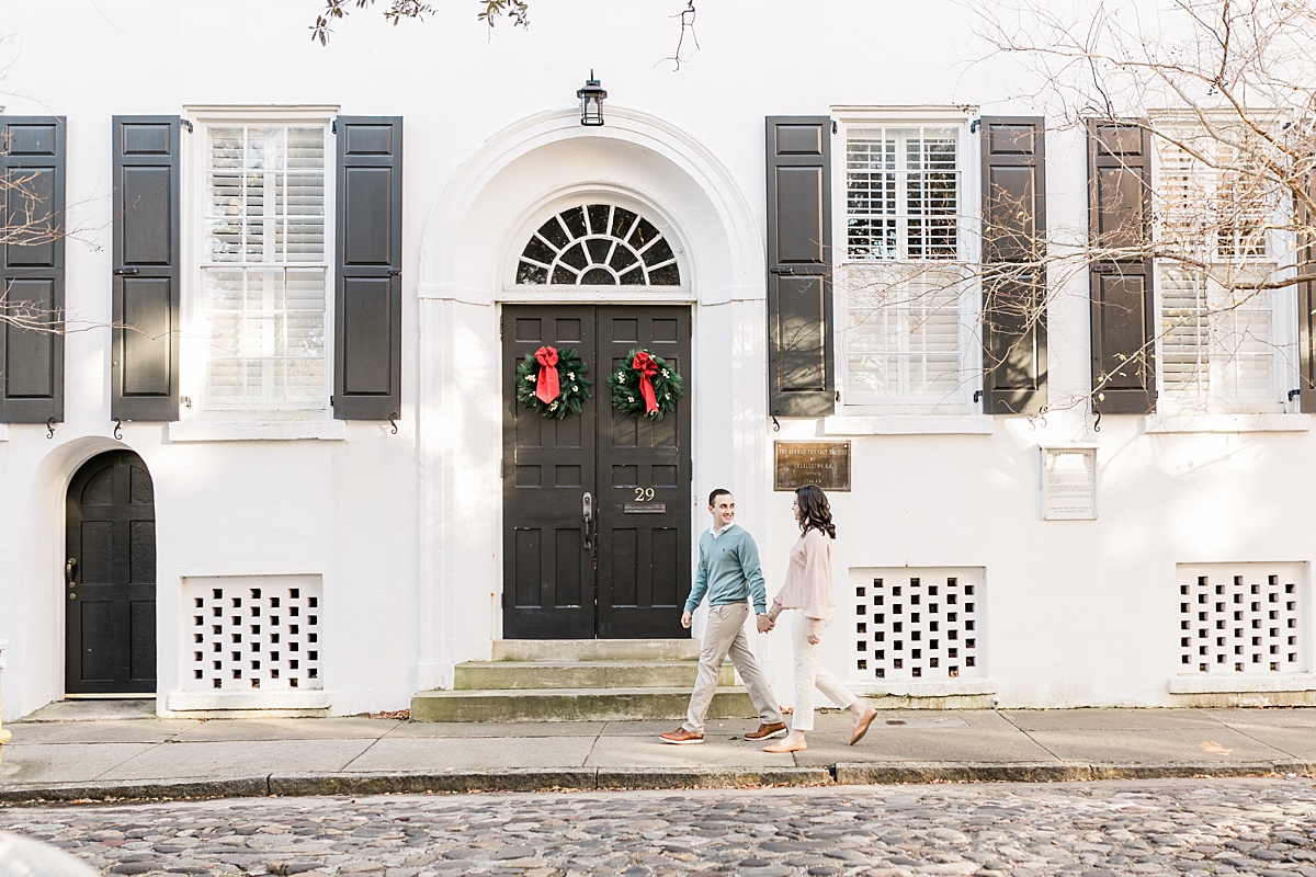 Downtown Charleston photoshoot at Christmas. Photos by Charleston Family Photographer, Caitlyn Motycka Photography
