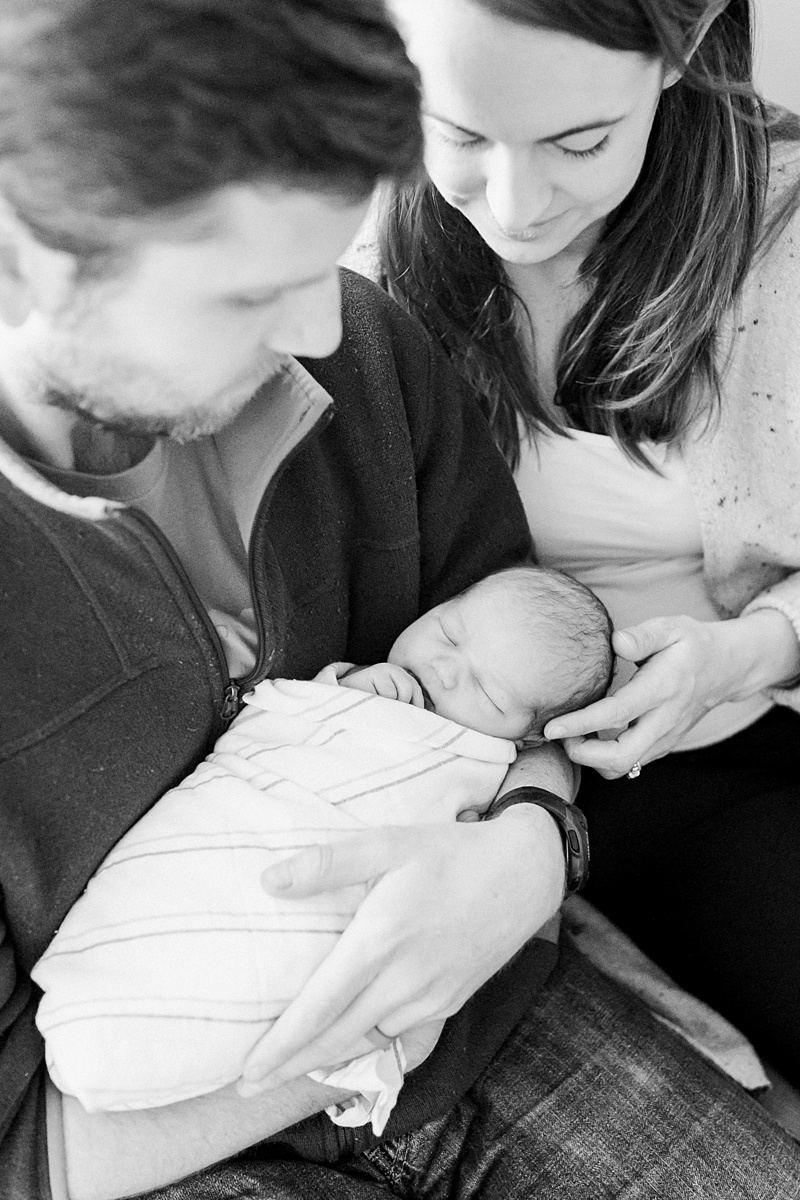 Cozy fresh 48 hospital session with Mom, Dad and newborn baby boy. Photos by Charleston Newborn Photographer, Caitlyn Motycka Photography