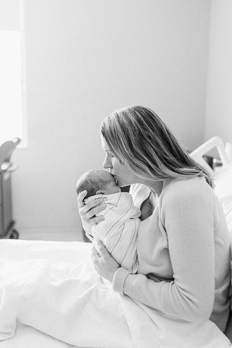 Black and white fresh 48 photo of Mama and baby girl | Caitlyn Motycka Photography