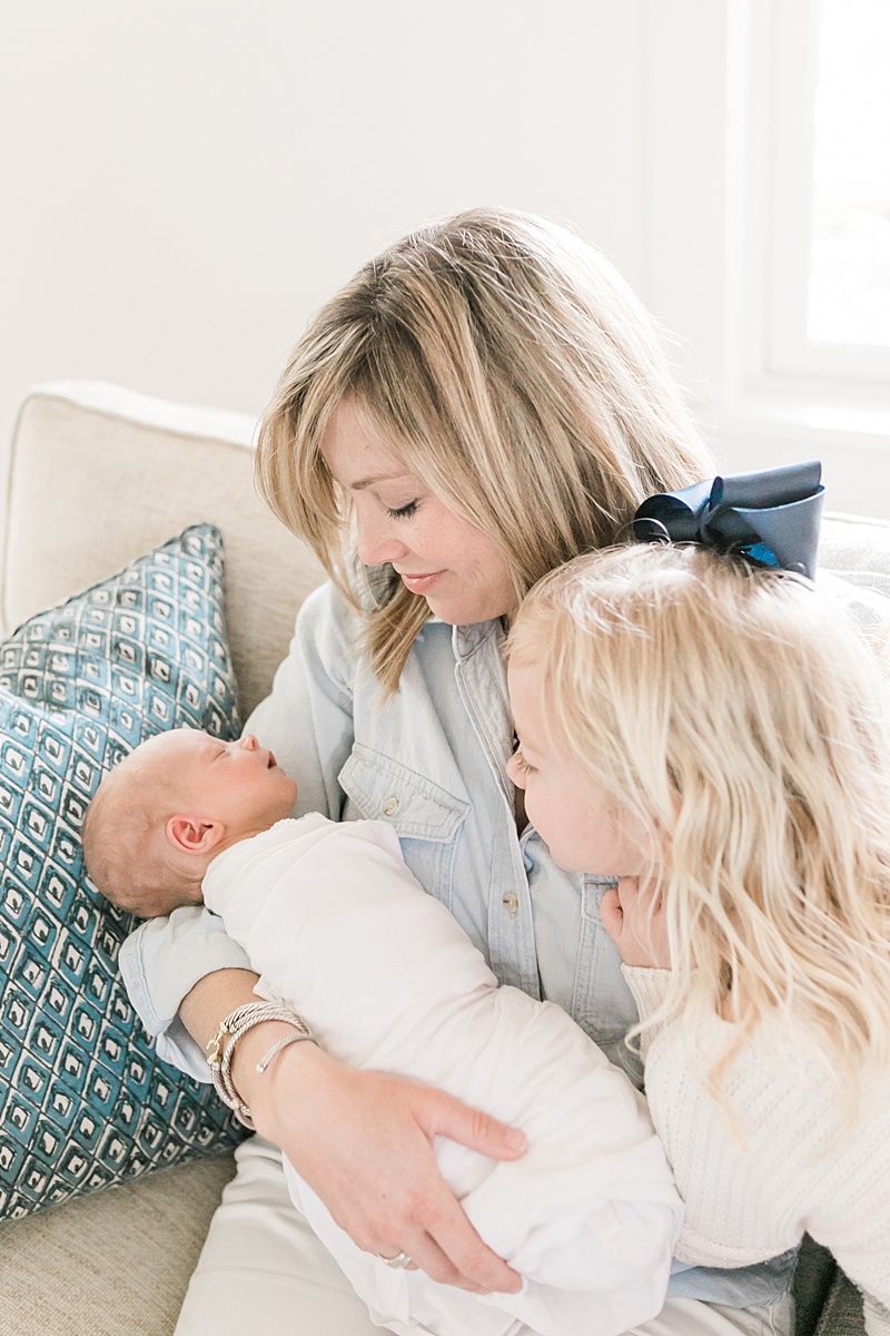 Lifestyle newborn session on Daniel Island. Photos by Daniel Island Newborn Photographer, Caitlyn Motycka Photography. 