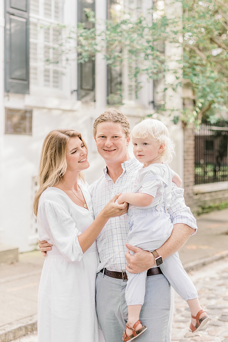 Classic southern family photoshoot in Downtown Charleston. Photos by Caitlyn Motycka Photography.