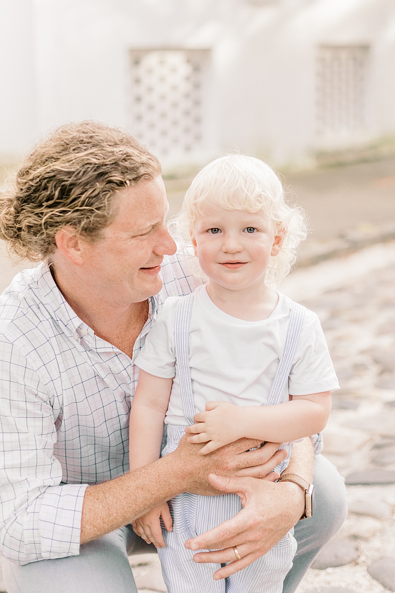 Father and son during Summer Downtown Charleston Family Session | Caitlyn Motycka Photography