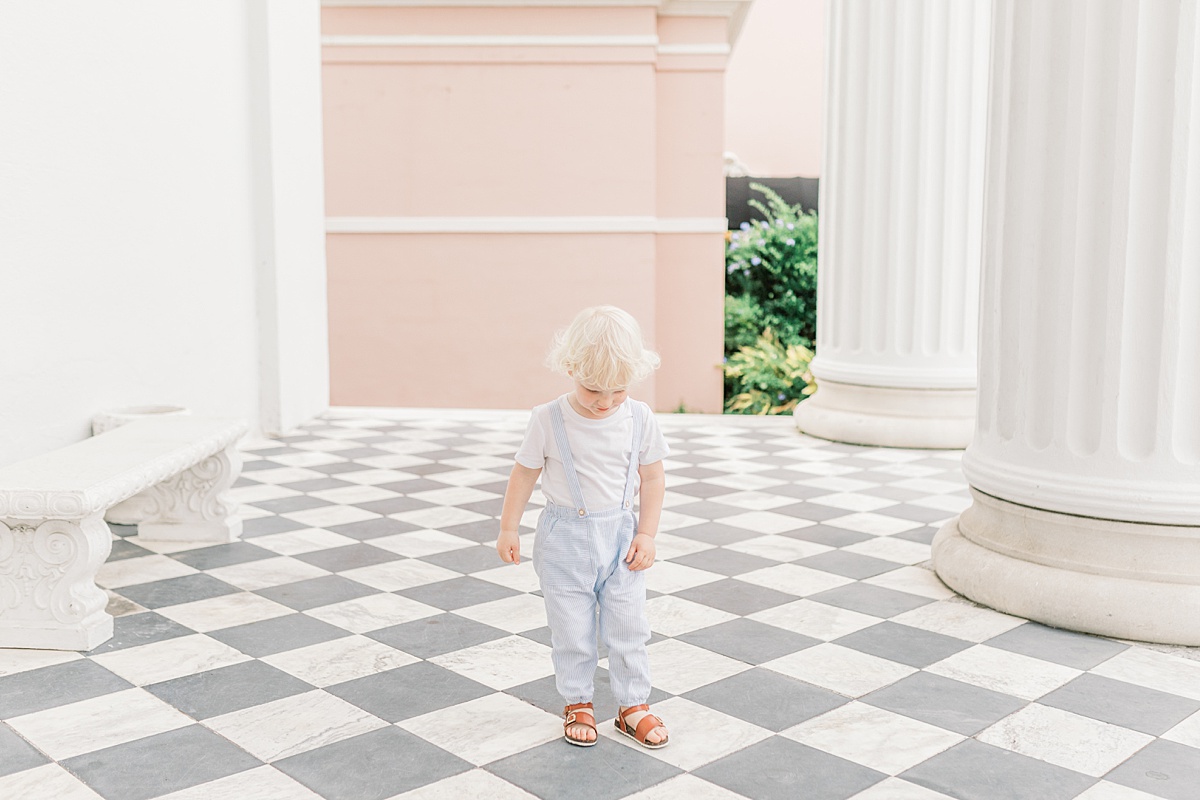 Toddler exploring Historic Downtown Charleston. Photos by Caitlyn Motycka Photography.