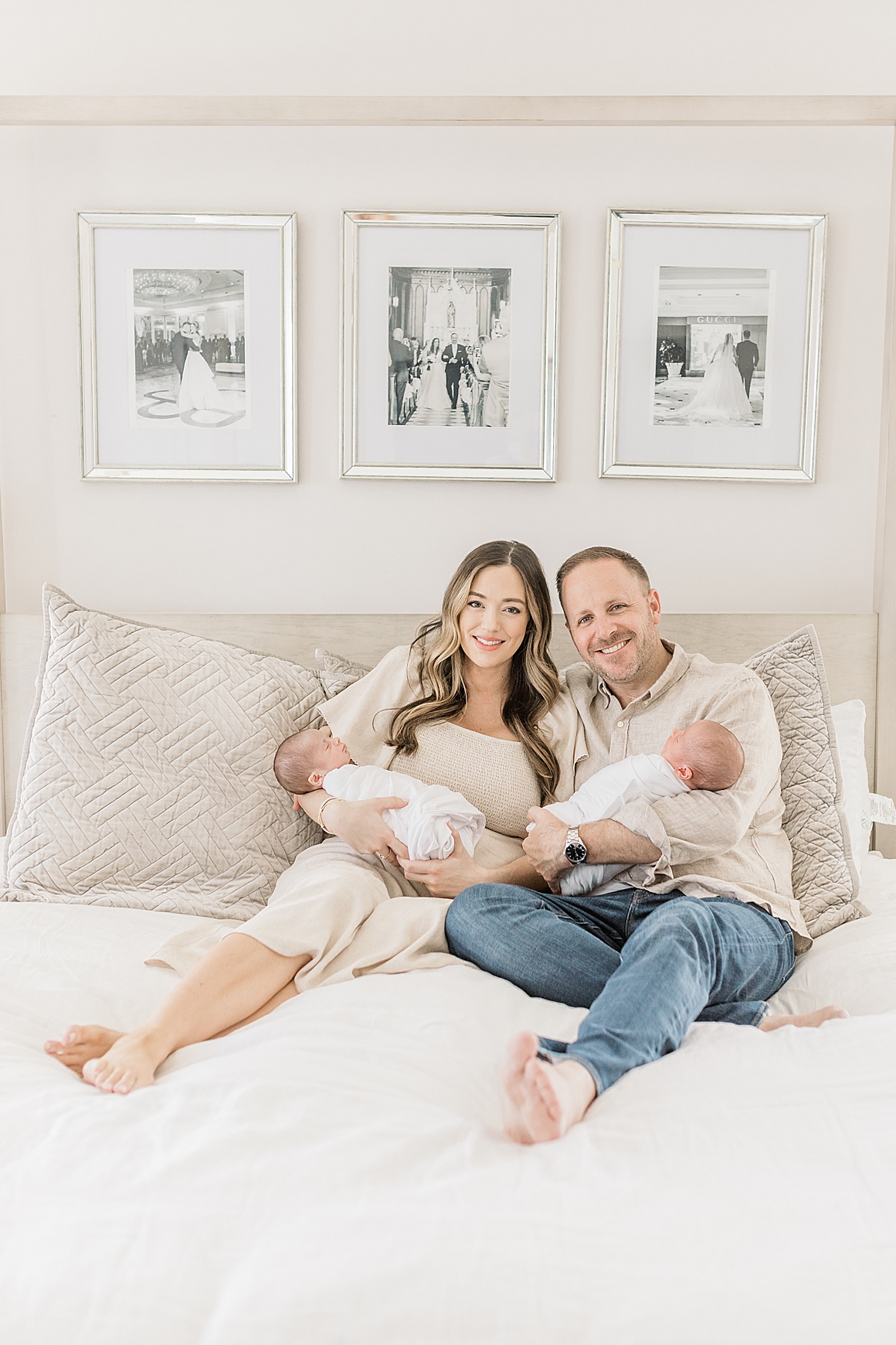 Lifestyle newborn photoshoot with twin boys in Charleston, SC. Photos by Caitlyn Motycka Photography.